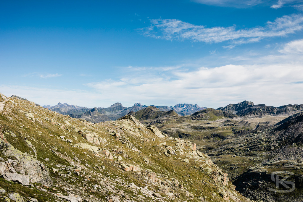 Hohes Rad 2934m – Gipfeltour durch die Silvretta 2020 | Fotodokumentation der anspruchsvollen Gipfelbesteigung des Hohen Rad (2934m) in der Silvretta. Aufnahmen vom Aufstieg über das Bieltal, durch Geröllfelder bis zum Gipfel und Abstieg durchs Ochsental von Stefan Kuhn, September 2020. - Realisiert mit Pictrs.com