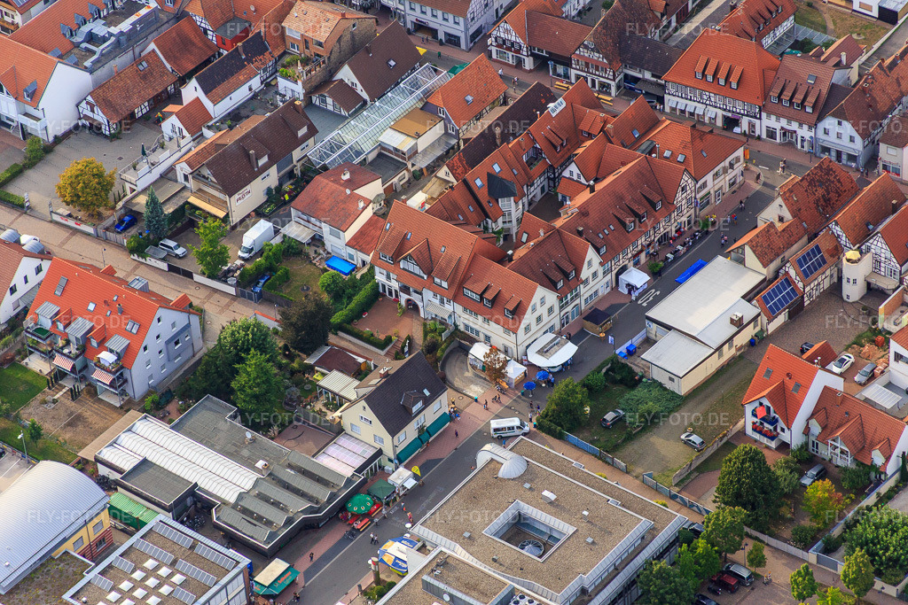 Luftbild: Gartenstraße Stadtfest 2015 in Kandel im Bundesland Rheinland-Pfalz in Deutschland. Foto: IMG_084075.jpg vom 29.08.2015 durch Werner Riehm/FLY-FOTO.de