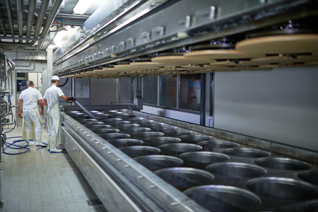 Sennerei Hittisau | Hittisau, Austria - July 29, 2019: Sennerei Hittisau; Reinigung der Käsepresse. - Realisiert mit Pictrs.com