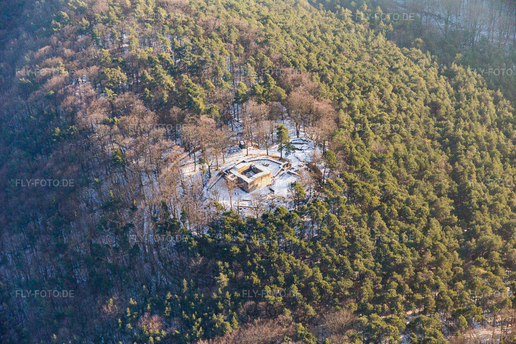 Waldschlössel im Winter bei Schnee | Luftbild: Waldschlössel im Winter bei Schnee in Klingenmünster im Bundesland Rheinland-Pfalz in Deutschland. Foto: IMG_096440.jpg vom 22.01.2017 durch Werner Riehm/FLY-FOTO.de - Realisiert mit Pictrs.com