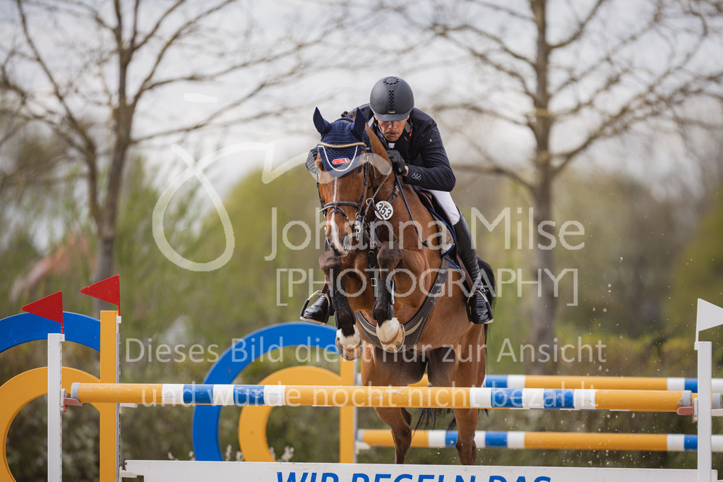 230426_HofSosath_S-Spr-413 | Deine schönsten Turniermomente als professionelle Fotos! Entdecke hochwertige Pferdesport-Fotografie im Online-Shop. Jetzt Fotos finden & bestellen!