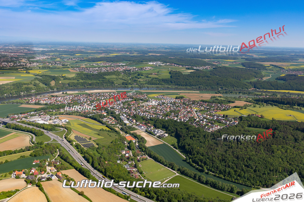 Das Luftbild der Stadt Sinzing wurde 2021 vom Flugzeug heraus erstellt (keine Drohne) Aufnahmehöhe ca.450 Meter- hohe Bildauflösung und Druck-Qualität garantiert!