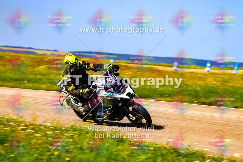 030-1998 | Hier findet Ihr Bilder von Touristenfahrten auf der Nürburgring Nordschleife oder von anderen Veranstaltungen die ich besucht habe. Viel Spass beim Durch Schauen 