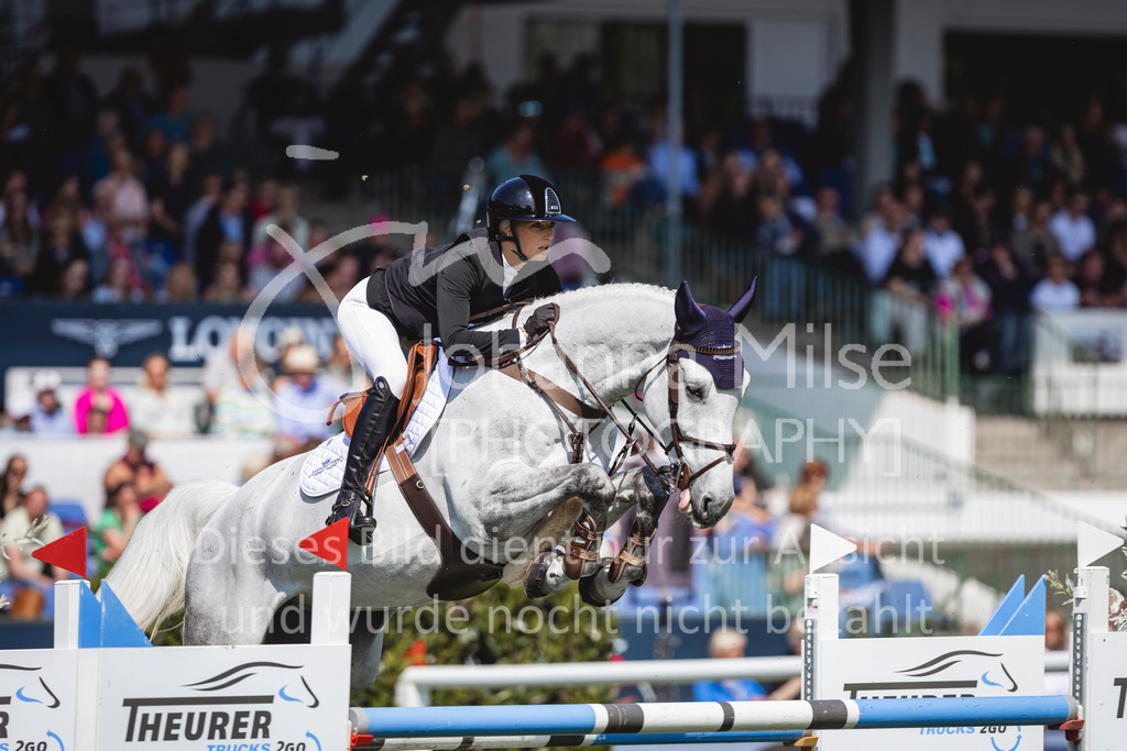 240510_Hamburg_YoungsterTour8y-206 | Deine schönsten Turniermomente als professionelle Fotos! Entdecke hochwertige Pferdesport-Fotografie im Online-Shop. Jetzt Fotos finden & bestellen!