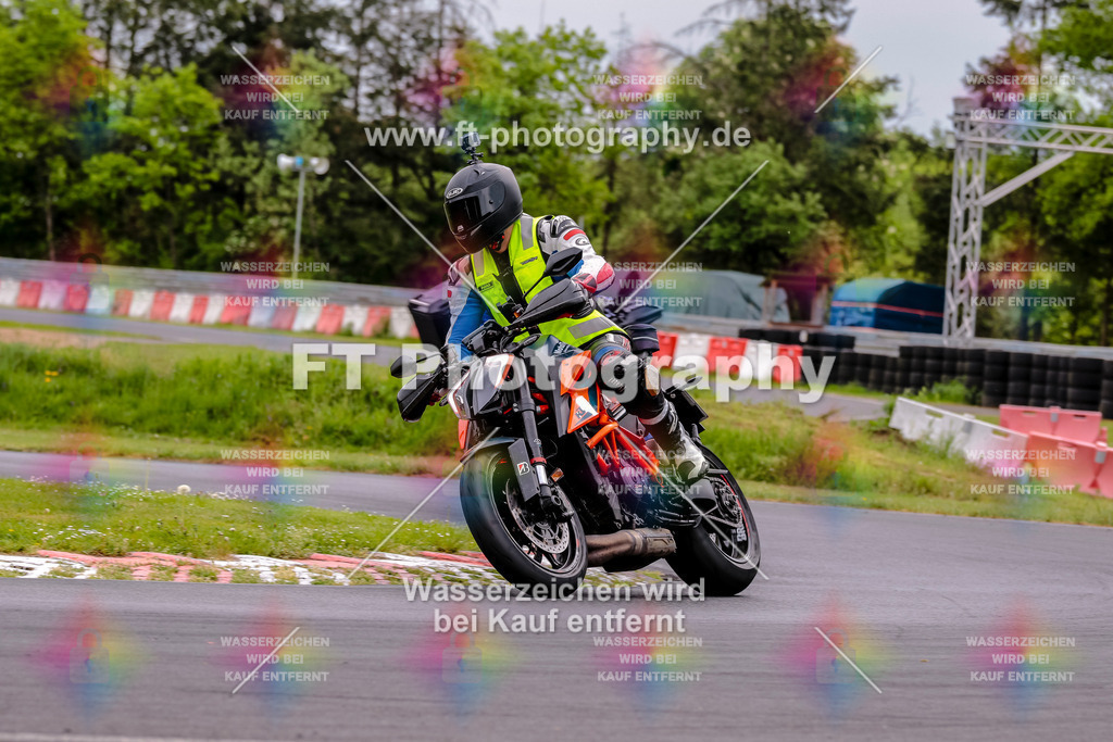 MotoTeamVBK-20629 | Hier findet Ihr Bilder von Touristenfahrten auf der Nürburgring Nordschleife oder von anderen Veranstaltungen die ich besucht habe. Viel Spass beim Durch Schauen 