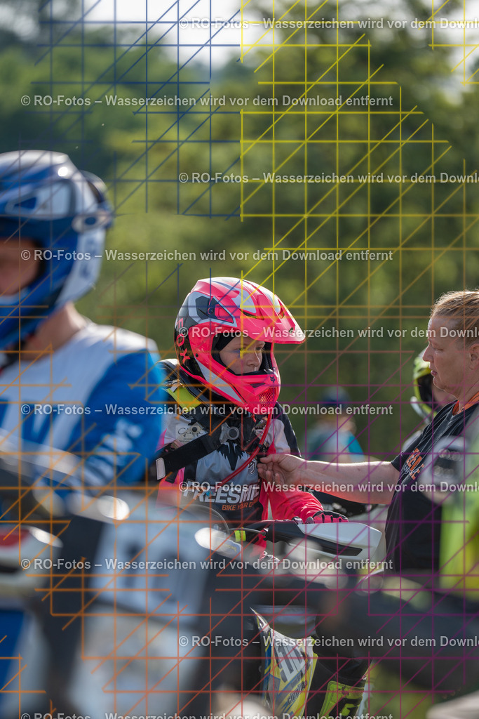 Wolfshausen 4 Lauf -70 | Sportfotografie von RO-Fotos: Motorsport, Motocross, Enduro, Laufveranstaltungen und Triathlon. Professionelle Fotos von Sportlern und Events. - Realisiert mit Pictrs.com