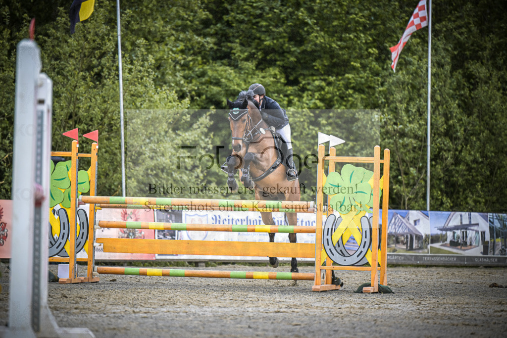 DOS_1869 | Entdecke hochwertige Reitturnierfotos von Foto Oger. Professionell, emotional und authentisch – jetzt Lieblingsmomente im Shop bestellen.Deutschlandweite Turnierfotografie. - Realisiert mit Pictrs.com