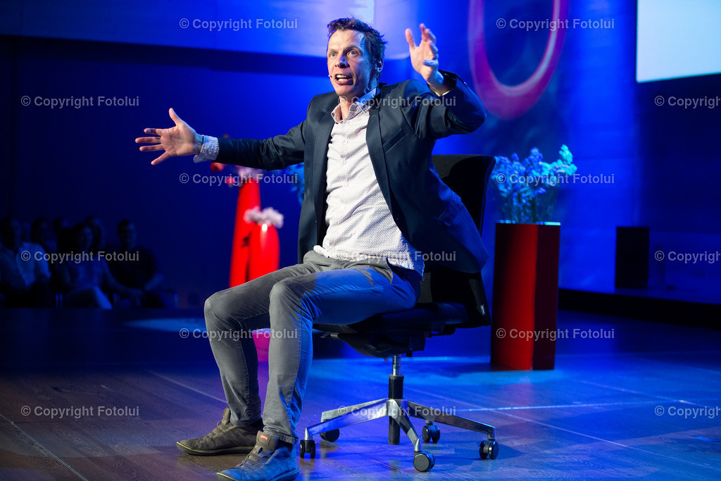 OBERBANK_20 | EIN DANK AN DIE PFLEGEKRAEFTE KABARETT MIT KLAUS ECKEL 02.06.2022 OBERBANK DONAU-FORUM LINZ IM BILD: KLAUS ECKEL. FOTO:FOTOLUI/OBERBANK