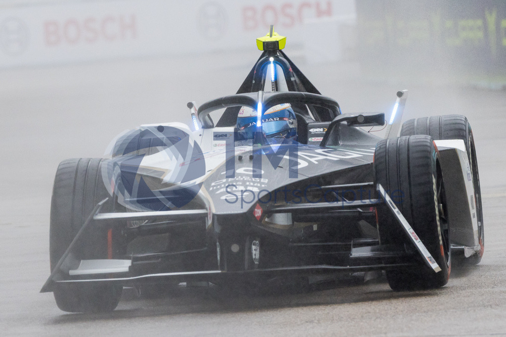 GEPA-20230423-101-147-0122 | BERLIN,GERMANY,23.APR.23 - MOTORSPORTS, FORMEL E - E-Prix of Berlin, Berliner Tempelhof Airport Circuit, qualifying. Image shows Sam Bird (GBR / Jaguar). 
Photo: GEPA pictures/ Matthias Trinkl
