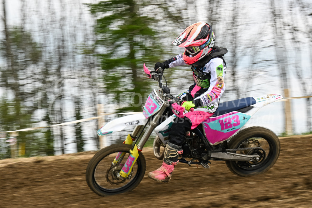 Motocross Schlatt bei Winterthur - 30. April 2023 | #123 Sobisch Adina aus Lausen (CH) auf Husqvarna TC 85 in der Kategorie Swiss MX Women Cup am Motocross Schlatt bei Winterthur, 30. April 2023. 
Instagram: @mx_schlatt | @mc_wila | @sam_schweiz
Bild: Sportfotografie Markus Aeschimann | www.markus-aeschimann.ch - Realisiert mit Pictrs.com