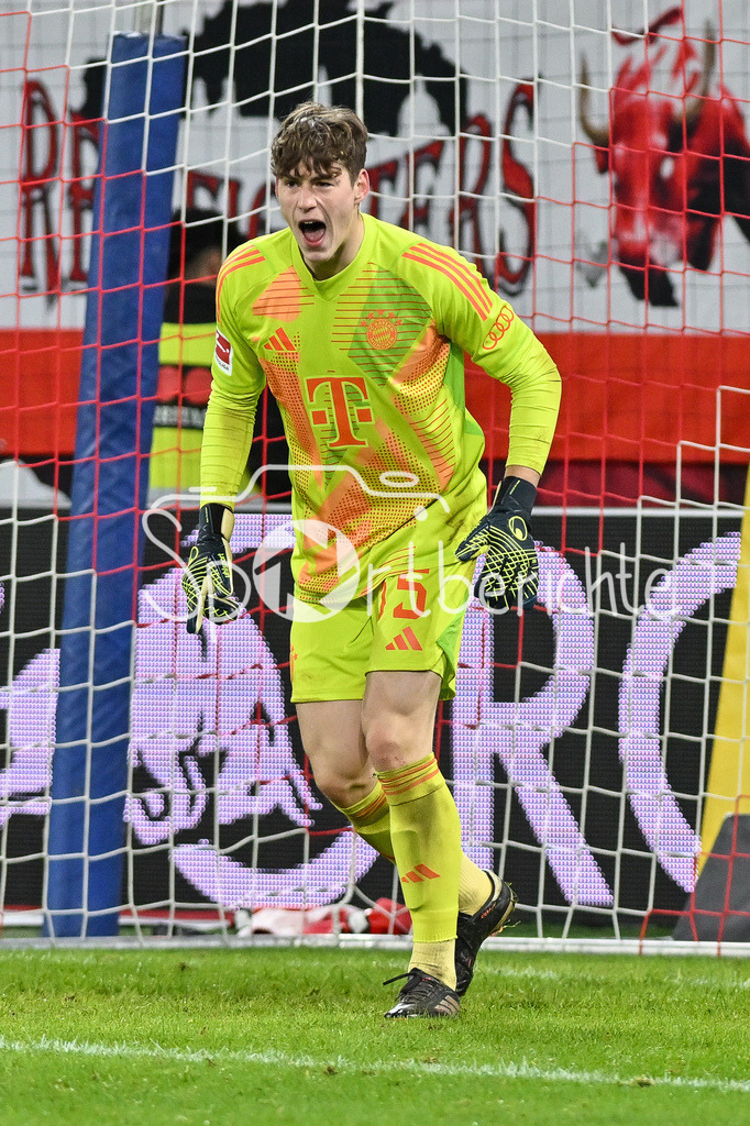 RB Salzburg - FC Bayern München | im Bild Max SCHMITT (FC Bayern Muenchen 35) / Freisteller / Einzelfoto / Testspiel: RB Salzburg - FC Bayern Muenchen, Red Bull Arena am 06.01.2025