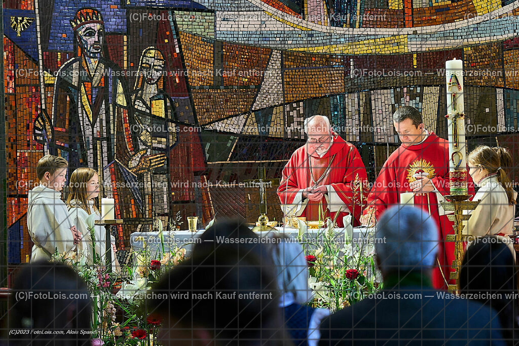 ALP2579_Pfarrfirmung Wieselburg | (C)FotoLois.com, Alois Spandl, Pfarrfirmung in Wieselburg mit Firmspender Eduard Gruber (ehemaliger Generalvikar der Diözese St. Pölten), Sa 3. Juni 2023.