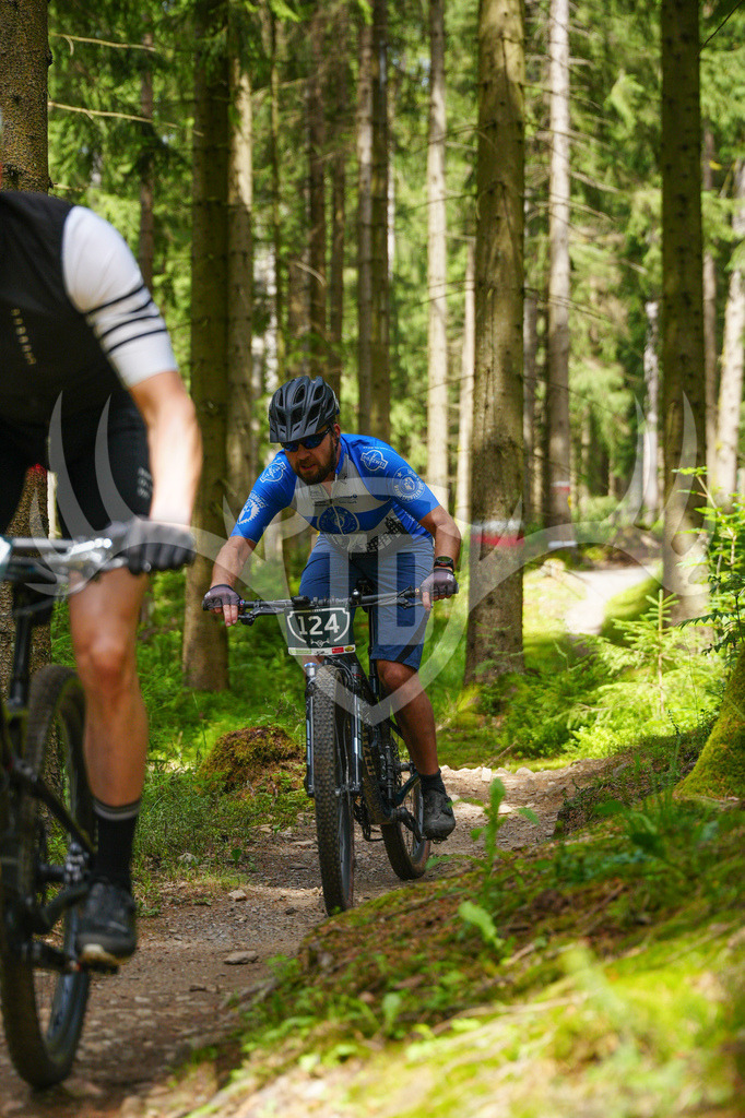 FC603635 | Fotogalerie der Treibjagd im Dunkelwald - Dein MTB Etappenrennen im Erzgebirge - Realisiert mit Pictrs.com
