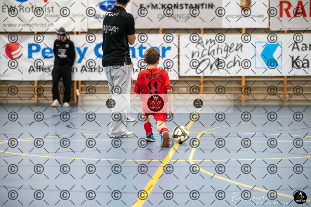 20241123_FCR-Hallenturnier-E_011 | Sport und Naturfotografie von Roberto Esposito zeigt echte Momente Bewegung und die Schönheit der Natur. Ausdrucksstarke Bilder schaffen Emotionen.