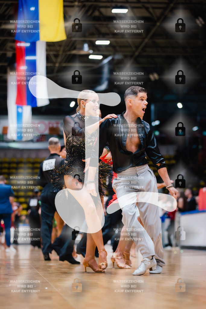 Hessen Tanzt WDSF Open Senior I Latin 7th (219) Thomas Lennefer _ Rosina Witzsche (Blau-Silber Tanzsportclub Berlin)-2025-05-17-2262 | Webshop for digital downloads and prints of dance sport, event & show photographer Julian Link - Realisiert mit Pictrs.com