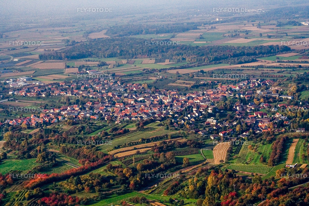 Ortsansicht von Süden | Luftbild: Ortsansicht von Süden im Ortsteil Ulm in Renchen im Bundesland Baden-Württemberg in Deutschland. Foto: IMG_13935.jpg vom 11.10.2008 durch Werner Riehm/FLY-FOTO.de - Realisiert mit Pictrs.com