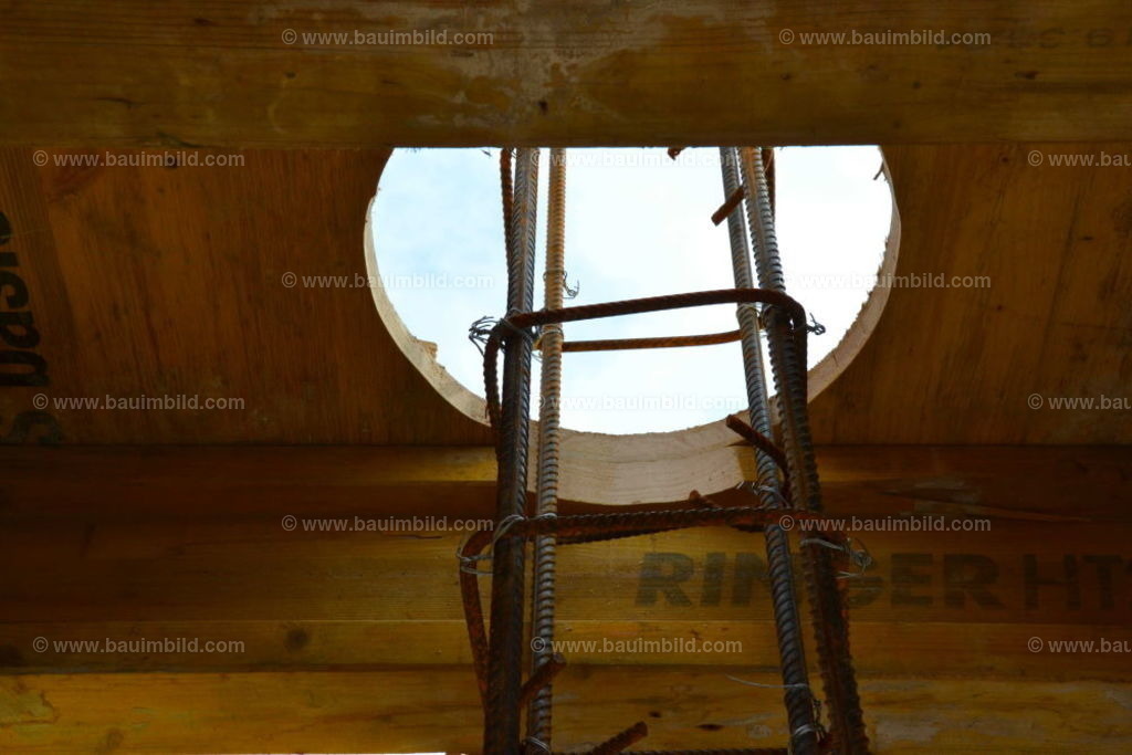 bib-lg04-betonarbeiten-0553 | Nach LV-Leistungsgruppen sortierte Detailfotos über den Bau eines Hauses. Alle Hausbau-Bilder direkt vom Urheber und Autor der Website Haus-Selber-Bauen.com