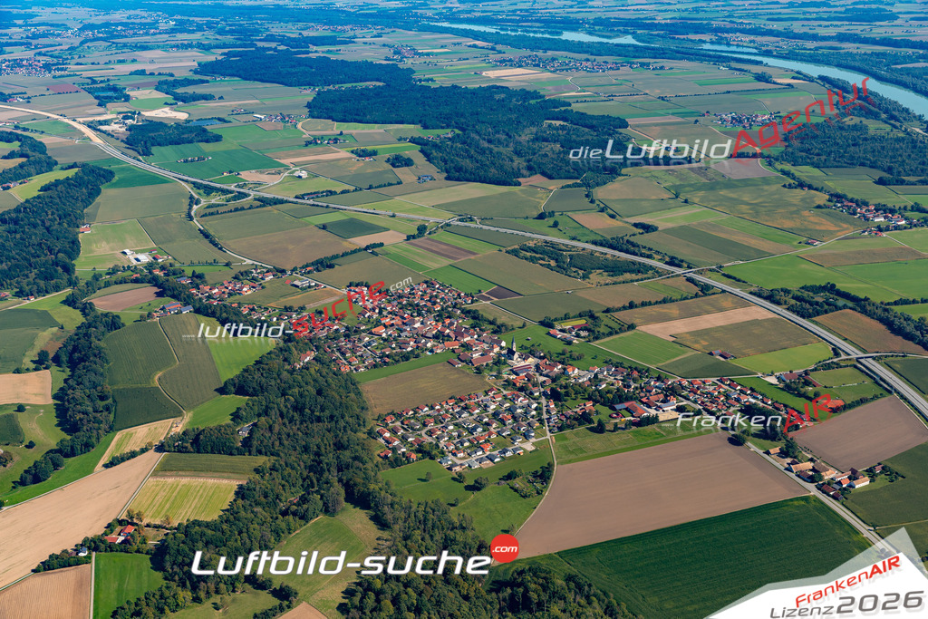 Aktuelles Luftbild von  Malching Kauf mit Lizenz / Bildrechten möglich- Die Luftaufnahme wurde 2021 mittels UL-Flugzeug erstellt ( keine Drohne ) - hochauflösende Kamera-Systeme von  Canon -Beste Qualität - Für grossformatige Ausdrucke geeignet. Die Geschenkidee !