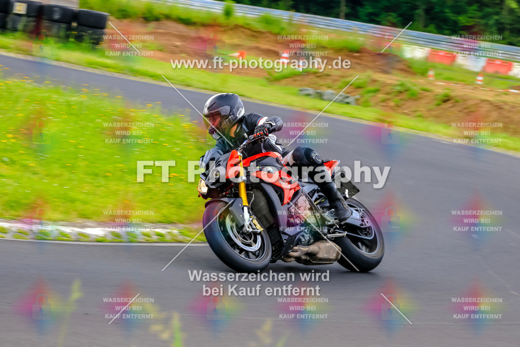 VBK-7531 | Hier findet Ihr Bilder von Touristenfahrten auf der Nürburgring Nordschleife oder von anderen Veranstaltungen die ich besucht habe. Viel Spass beim Durch Schauen 