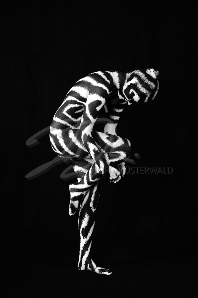 Bodypainting-GRAPHIC_9673 | #004 | Modell: Katey | Foto: Uwe Schmida - Realisiert mit Pictrs.com