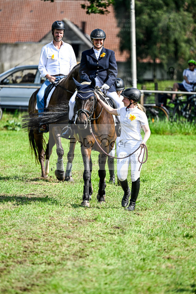 Reitturnier Hasbergen | Entdecke hochwertige Reitturnierfotos von Foto Oger. Professionell, emotional und authentisch – jetzt Lieblingsmomente im Shop bestellen. - Realisiert mit Pictrs.com