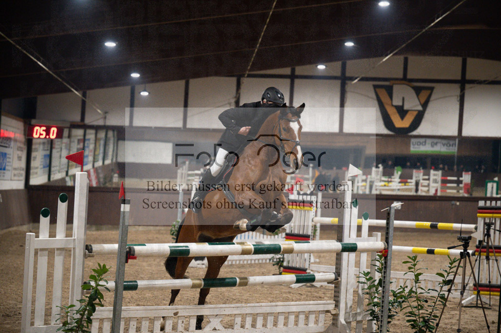 Hallenreittunier Voxtrup 2023 | Entdecke hochwertige Reitturnierfotos von Foto Oger. Professionell, emotional und authentisch – jetzt Lieblingsmomente im Shop bestellen.Deutschlandweite Turnierfotografie. - Realisiert mit Pictrs.com