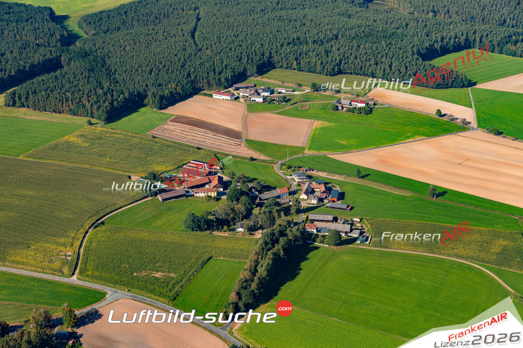 Die Luftaufnahme Niederndorf - Parkstein wurde 2021 mittels Flugzeug (keine Drohne) erstellt. Hohe Auflösung -für große Poster und Wandbilder geeignet!