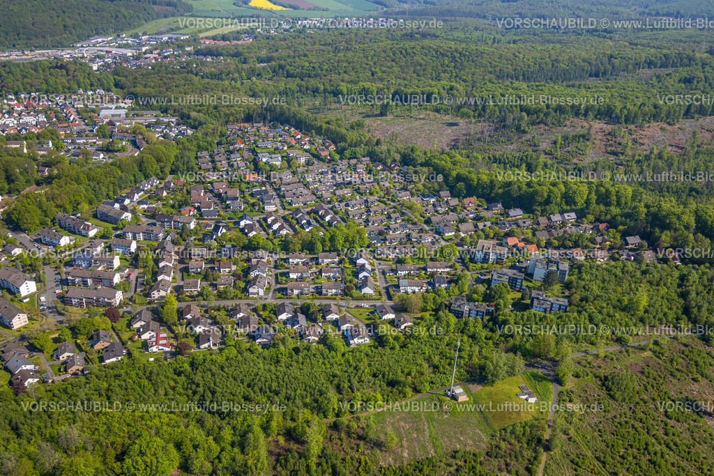 Arnsberg230500275 | Luftbild, Wohnsiedlung Litauenring und Königsbergstraße, Funkturm Neheim Rusch, Neheim, Arnsberg, Sauerland, Nordrhein-Westfalen, Deutschland