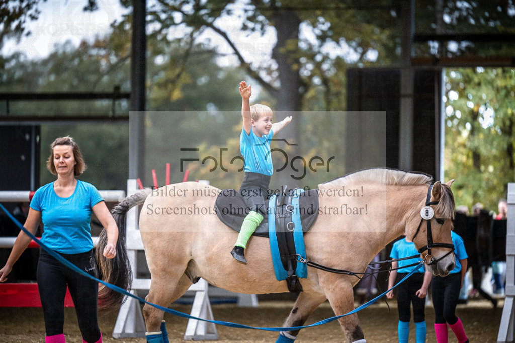 DOS_0056 | Entdecke hochwertige Reitturnierfotos von Foto Oger. Professionell, emotional und authentisch – jetzt Lieblingsmomente im Shop bestellen.Deutschlandweite Turnierfotografie. - Realisiert mit Pictrs.com