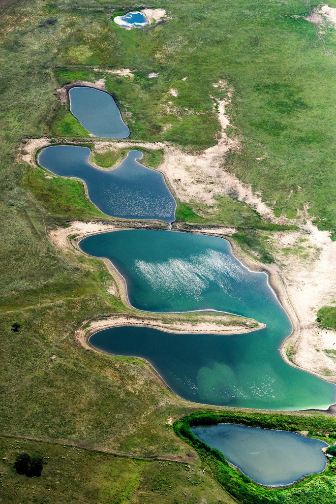 dr__0030226.jpg | RüHSTäDT 24.07.2019 Sand- Aufspülungen und Ablagerungen an der Buhnen und Seen- Landschaft der Uferbereiche des Niedrigwasser- Pegels- Flussverlaufes in Rühstädt im Bundesland Brandenburg, Deutschland. // Groyne head of the river course in Ruehstaedt in the state Brandenburg, Germany. Foto: Daniel Reiter