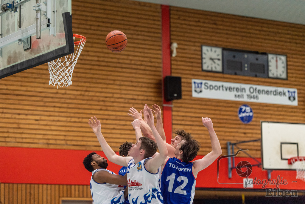 SV Ofenerdiek-TuS Ofen | SV Ofenerdiek (weiß)-TuS Ofen (blau) am 18.02.2024 in Ofenerdiek (Sporthalle Lagerstraße), Deutschland, Photo: Philip Eiben 2023 - Realisiert mit Pictrs.com