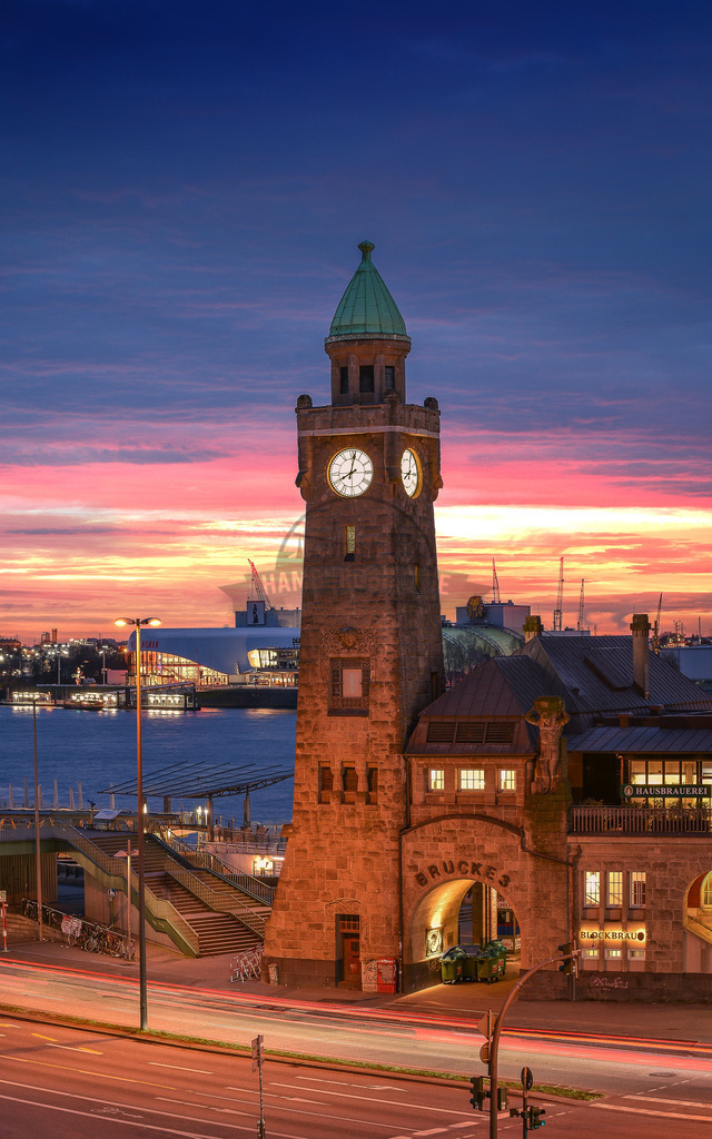 HH Pegelturm Dez 2019 | Exklusive Hamburg collagen, tolle Segelbilder und viele weitere tolle Motive auf Leinwand, Poster, Alu-Dibond, u.v.m. findet Ihr bei uns auf hamburgbild.de. Findet Euer Wandbild für Euer Zuhause, Büro oder die  Praxis…. - Realisiert mit Pictrs.com