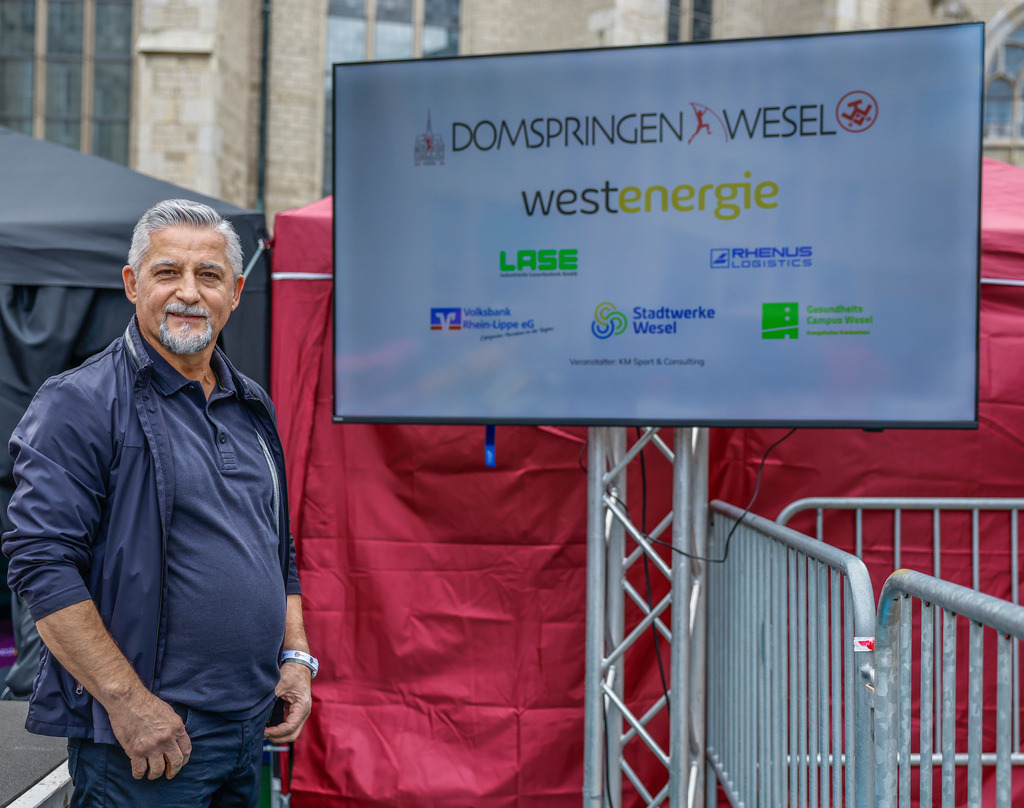 top-top.de 240913-056 | Foto, Video, Fotografie, Videografie, Fotobox, DJ, Discjockey, Musik, Musikbox, Veranstaltung, Photobooth, Amazon, Ebay, Buchtipp, Bestseller, Autor, Verlag, Buch, Wesel, Hamminkeln, NRW, Dinslaken, Rees, Drohne, Hochzeit, Party, Fotobox, Wesel, Fotograf