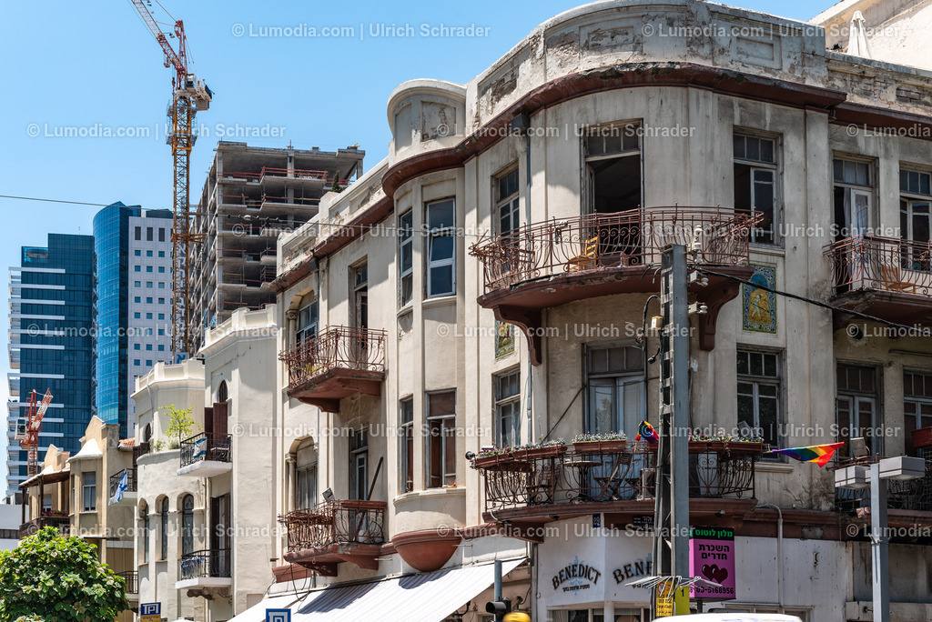10972-10180 - Tel Aviv - Rothschild Boulevard | Stockfoto und Bilderpool mit Bildmaterial aus Deutschland, dem Harz, Halberstadt, Quedlinburg, Wernigerode und weltweit. Qualitativ hochwertige und professionelle Fotos anschauen und kaufen. - Realisiert mit Pictrs.com