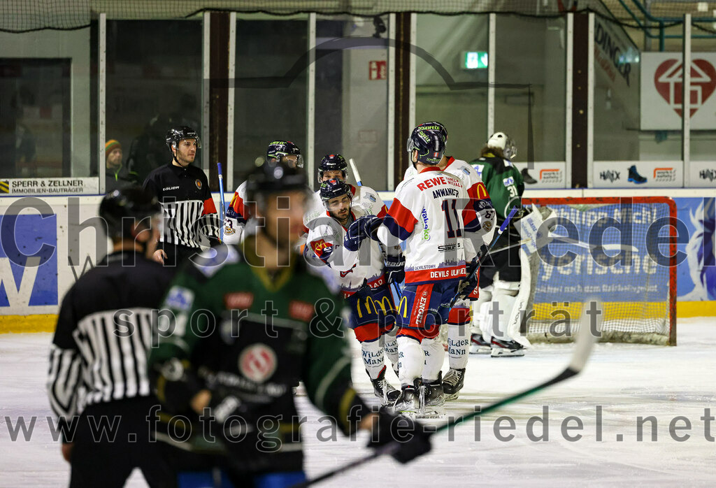 2023-01-13_088_TSV_Erding_gegen_VfE_Ulm-Neu-Ulm | Erding, Deutschland, 13.01.2023:
Eishockey, Bayernliga 2022 / 2023, 27. Spieltag, TSV Erding gegen VfE Ulm/Neu-Ulm, Endergebnis: 6:1

Felix Anwander (VfE Ulm/Neu-Ulm e. V., #11)

Foto: Christian Riedel / fotografie-riedel.net