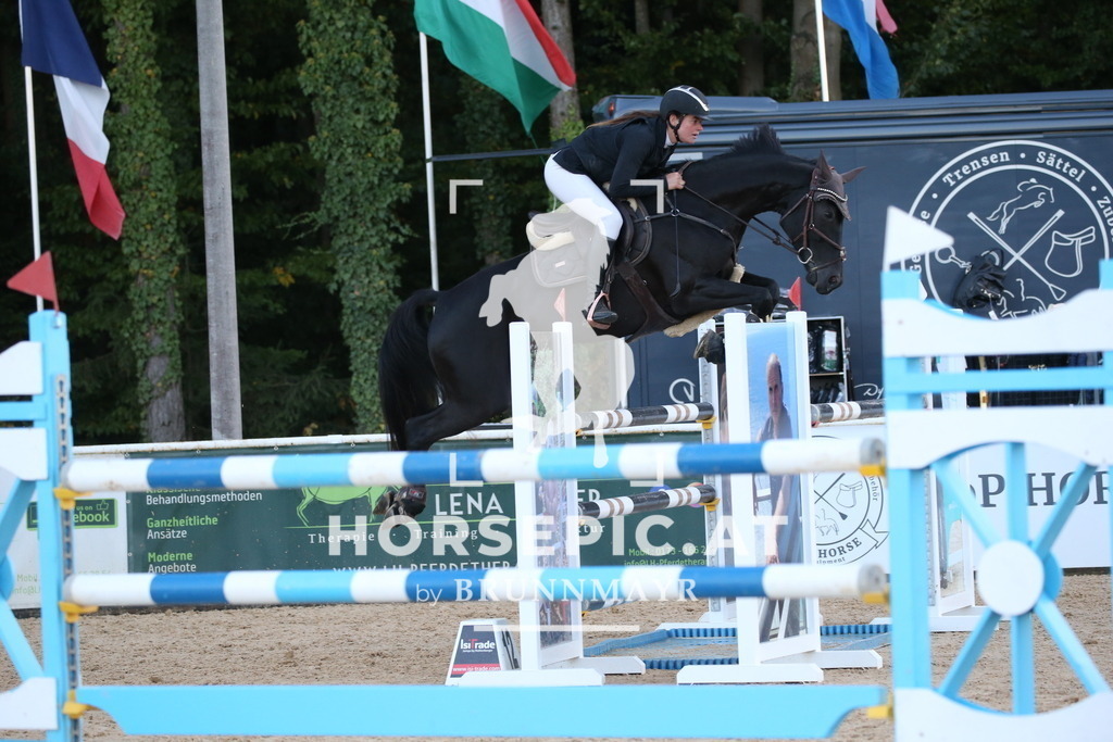 DL2Q4834 | Willkommen bei Brunnmayr - Design & Fotografie – Ihrem Spezialisten für Reitturniere und Pferdeveranstaltungen in Oberösterreich, Salzburg und Bayern! Seit über 17 Jahren sind wir leidenschaftlich dabei.