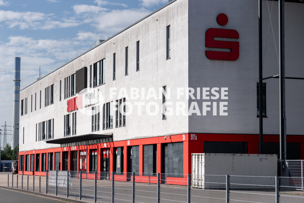 Rot-Weiss Essen; 3. Liga, Media Day 2026/2027, Foto: Eibner-Pressefoto/Fabian Friese | Die Verwaltung an der Hafenstrasse,Rot-Weiss Essen; 3. Liga, Media Day 2026/2027, Foto: Eibner-Pressefoto/Fabian Friese - Realisiert mit Pictrs.com