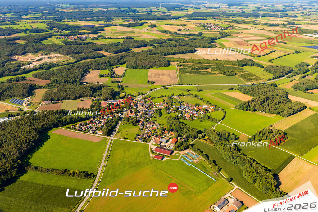 Schöne Luftaufnahme als Geschenk in Pyras Thalmässing - Die Luftbildaufnahme wurde 2025 vom UL-Flugzeug heraus erstellt ( keine Drohne ) - Hochauflösende Luftaufnahme -Nicht vergleichbar mit Google Maps oder Satelittenbilder- Die Geschenkidee !Mit Lizenz und Bildrechte bestellbar
