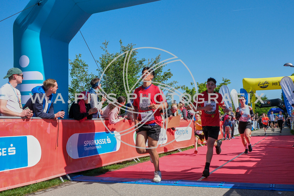 ..... | LINZ,AUSTRIA,27.April 24, Int. 3 Brückenlauf Linz  , Image shows: Photo: WAPICS / Michael ring