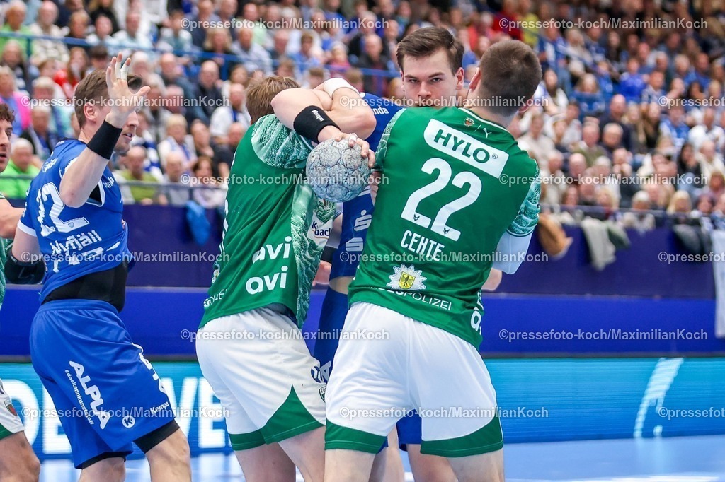 xkwix12042602031 | 2026.04.12, xkwix, Handball, HBL, TBV Lemgo Lippe -  Füchse Berlin, PHOENIX CONTACT arena, 28.Spieltag, Saison 2025 / 2026: Adam Nyfjäll (TBV Lemgo Lippe #22) geblockt durch Nejc Cehte (Füchse Berlin #22) und Matthes Langhoff (Füchse Berlin #25)DFB regulations prohibit any use of photographs as image sequences and or quasi-video. Photo: xKamilxWilkowskixPressefotoKochx