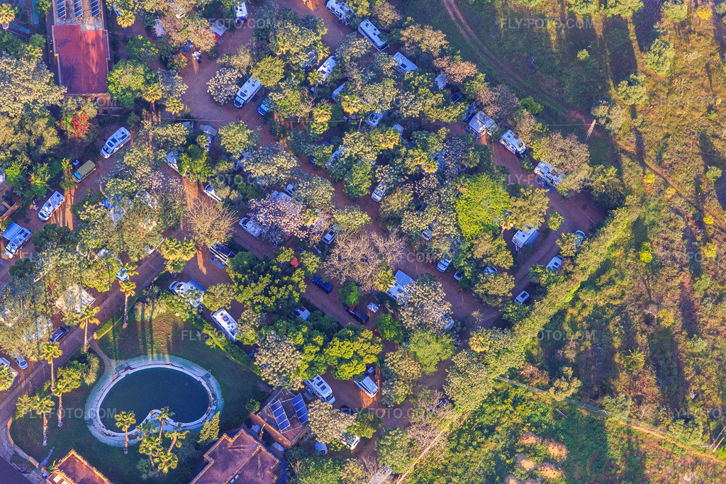 Aerial view: Camping Villsom Sevilla in Dos Hermanas in the state Seville, Spain. – Photo: IMG_145707.jpg taken on 04/22/2025 by Werner Riehm/FLY-FOTO.com – Resolution of the original: 5472 x 3648 px – Camping Villsom