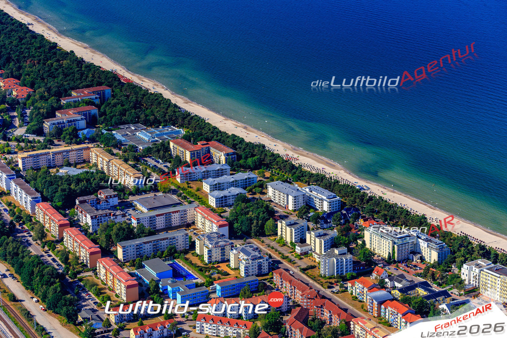 Die Luftbildaufnahme Strand - Binz wurde 2018 mittels Flugzeug (keine Drohne) erstellt. Perfekte Schärfe und Druck- Auflösung- Garantiert!