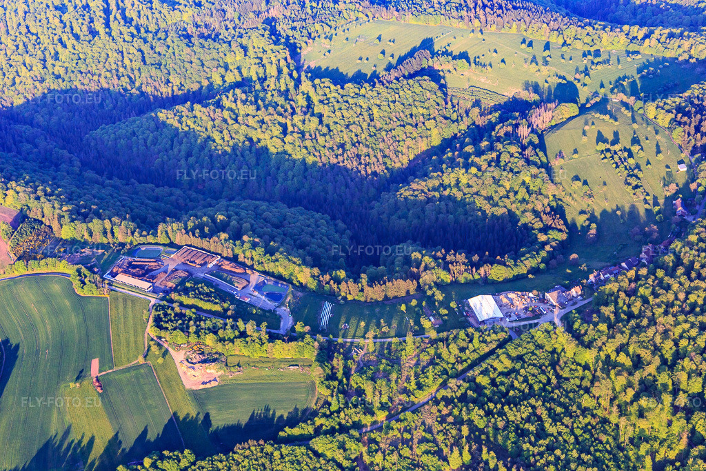 Vue aérienne: ALSACE BOSSUE COMPOST dans le district de Moderfeld à Puberg dans le département Bas Rhin, France. Photo: IMG_145837.jpg prise le 30/04/2025 par Werner Riehm/FLY-FOTO.euRésolution de l'original: 5472 x 3648 px