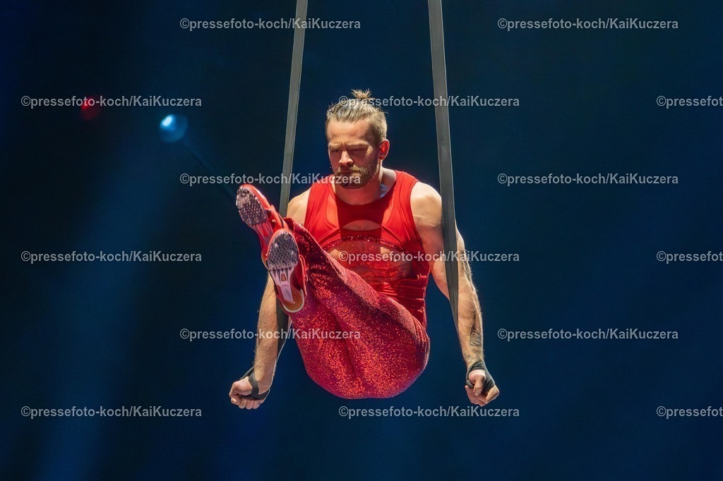 xKKU25042501094 | 25.04.2025, xkkux, Düsseldorf, HOLIDAY ON ICE - Horizons in der Mitsubishi Electric HALLE. 