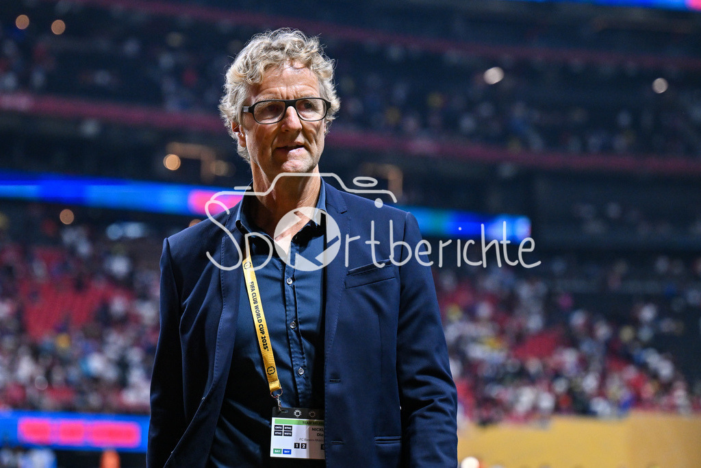 Paris Saint Germain - FC Bayern München | im Bild Dieter NICKLES - Pressesprecher des FC Bayern Muenchen / FIFA Club World Cup: Paris Saint Germain - FC Bayern Muenchen, Mercedes Benz Stadium am 05.07.2025 / NOT FOR SALE IN USA / Einzelfoto / Freisteller