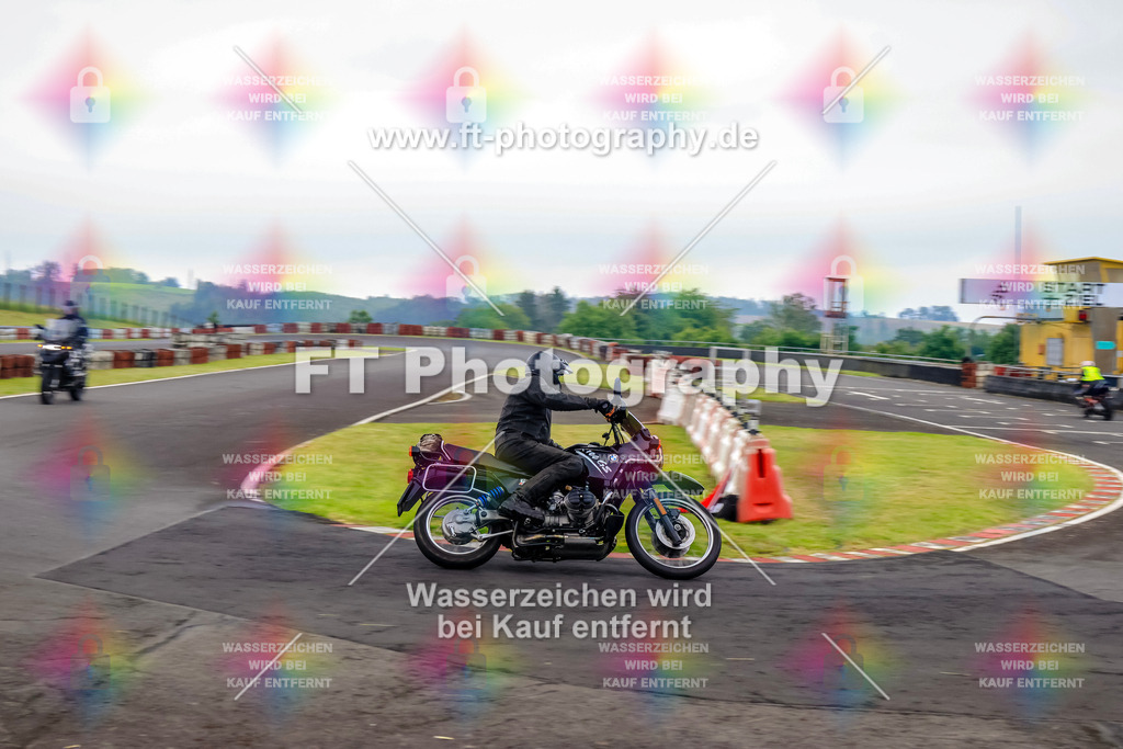 OBK-5252 | Hier findet Ihr Bilder von Touristenfahrten auf der Nürburgring Nordschleife oder von anderen Veranstaltungen die ich besucht habe. Viel Spass beim Durch Schauen 