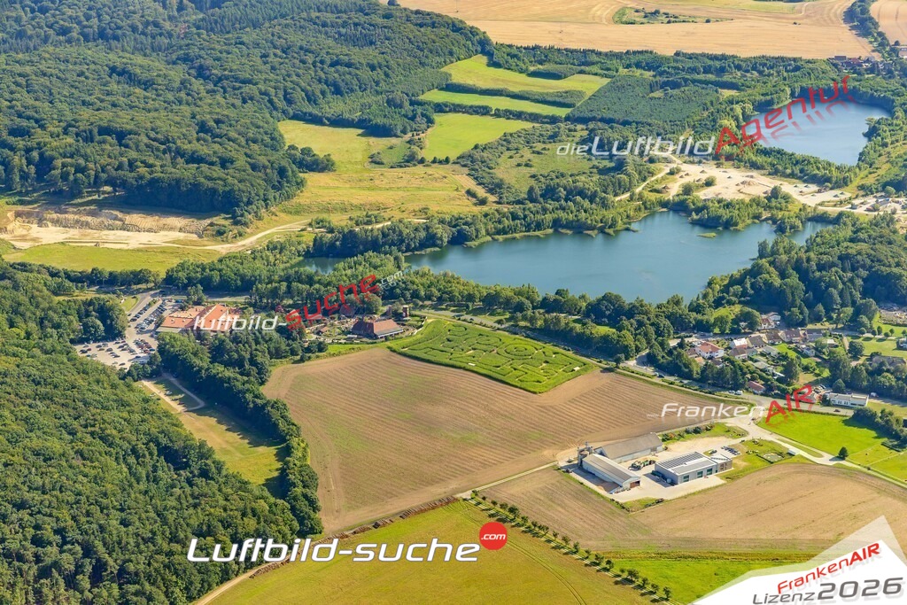 Luftaufnahme Karls Erlebnis Dorf Zirkow - Die Luftaufnahme wurde 2025 vom UL-Flugzeug heraus erstellt ( ohne Drohne ) - Hochauflösende Luftaufnahme - für professionelle Ausdrucke geeignet. Die Geschenkidee !Mit Lizenz und Bildrechte bestellbar