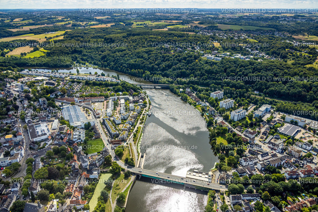 Essen220802884Kettwig | Luftbild, Ansicht Ortsteil Kettwig, Ruhrbogen Kettwig, Wohngebiet am Kettwiger Ruhrbogen, Fluss Ruhr mit Eisenbahnbrücke und Ruhrbrücke und Schleuse Kettwig, MEDICLIN Fachklinik Rhein/Ruhr im Waldgebiet, Kettwig, Essen, Ruhrgebiet, Nordrhein-Westfalen, Deutschland