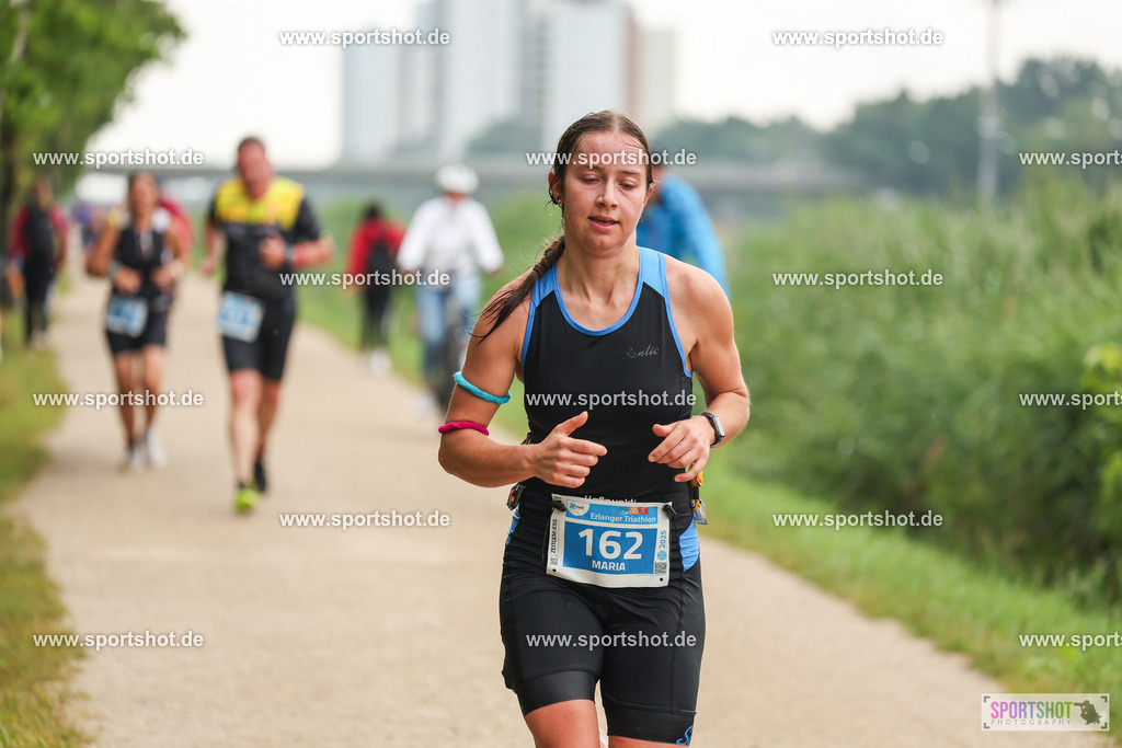 LUR_1956 | 34. M-net Erlanger Triathlon 2025 #erlangertriathlon  #mnettriathlon2025 #mnettriathlon #team #olympischedistanz #mitteldistanz #triathlon #maindonaukanal  #erlangertriathlon2025 #yourpictrs #tv1848 #tv1848erlangen  #triathlonbayern #sportinerlangen #demsportverbunden #sportshot_your_pictrs Copyright: www.sportshot.de