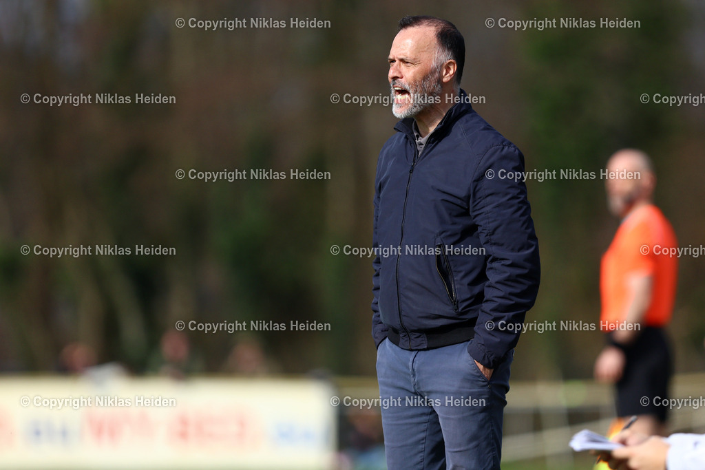 NH_TuSDassendorf_NiendorferTSV_OberligaHamburg_21032026 | Ali Farhadi (Trainer, Niendorfer TSV)Fußball I Herren I Gamesright Oberliga Hamburg I Saison 2025-2026  I 28. Spieltag I TuS Dassendorf - Niendorfer TSV I 21.03.2026 I Sportplatz Wendelweg